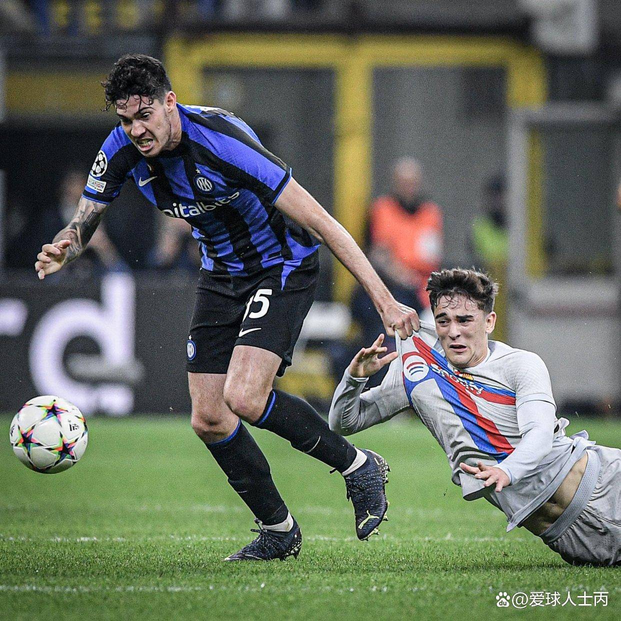 价值1亿！皇马巨星或转投曼联利物浦挖角卡马文加，国米铁闸或来投